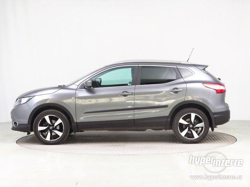 Nissan Qashqai 1.6, benzín, rok 2015 - foto 11