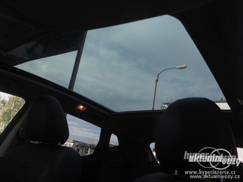 Nissan Qashqai 1.6, benzín, rok 2015 - foto 14