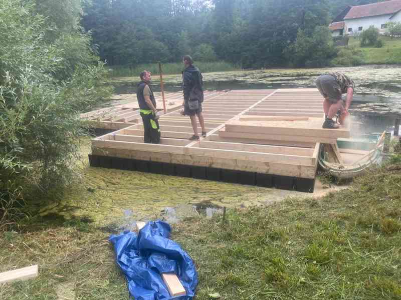 Plováky pod hausbót, přístavní molo, párty ostrůvek - foto 6