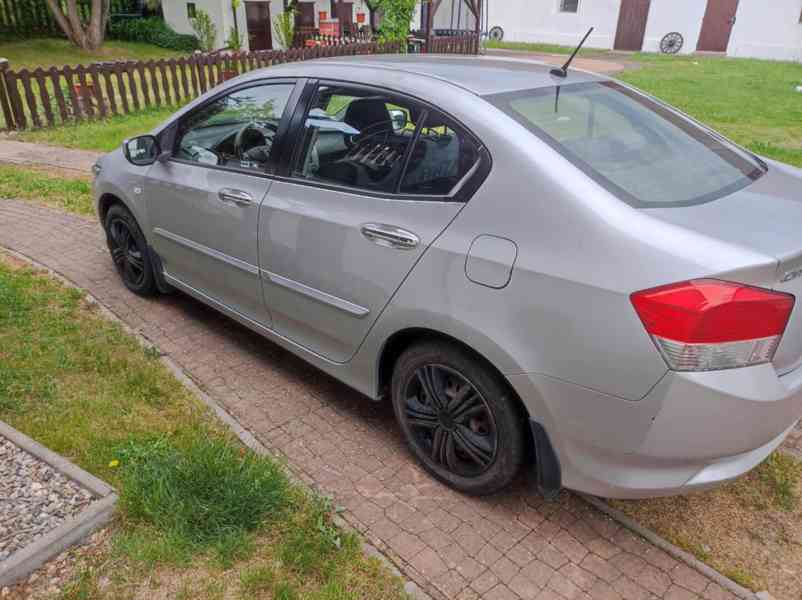 osobní automobil Honda City GM1 - foto 3