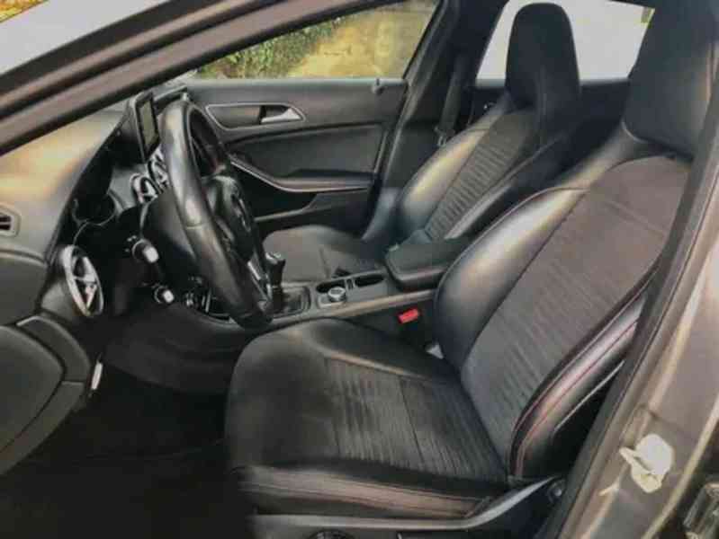 Automobil třídy Mercedes Benz  - foto 5