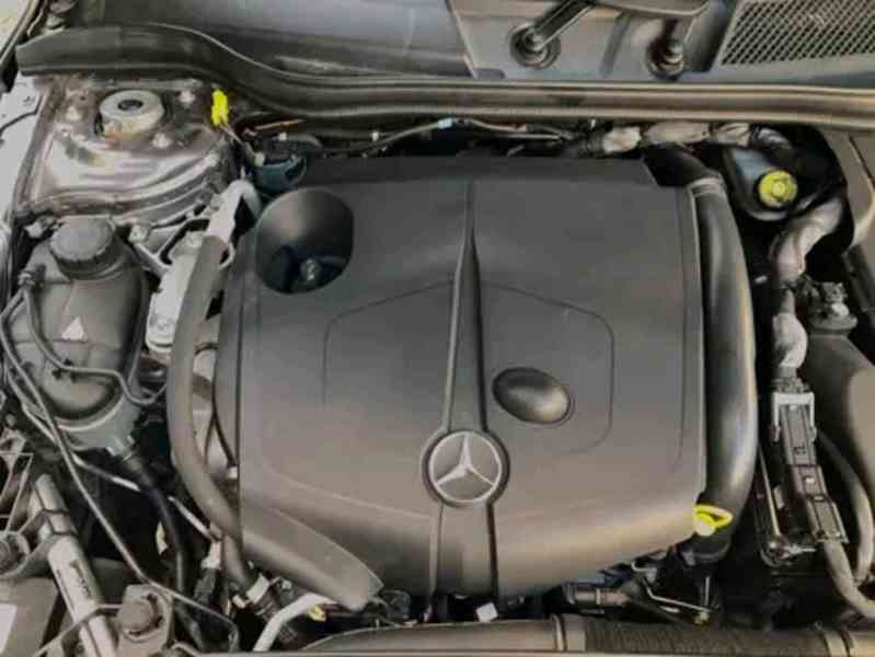 Automobil třídy Mercedes Benz  - foto 4