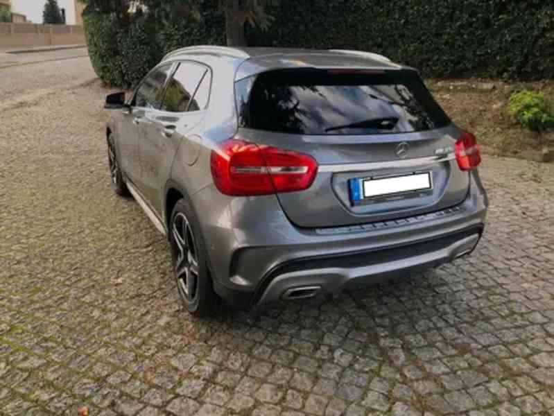 Automobil třídy Mercedes Benz  - foto 2