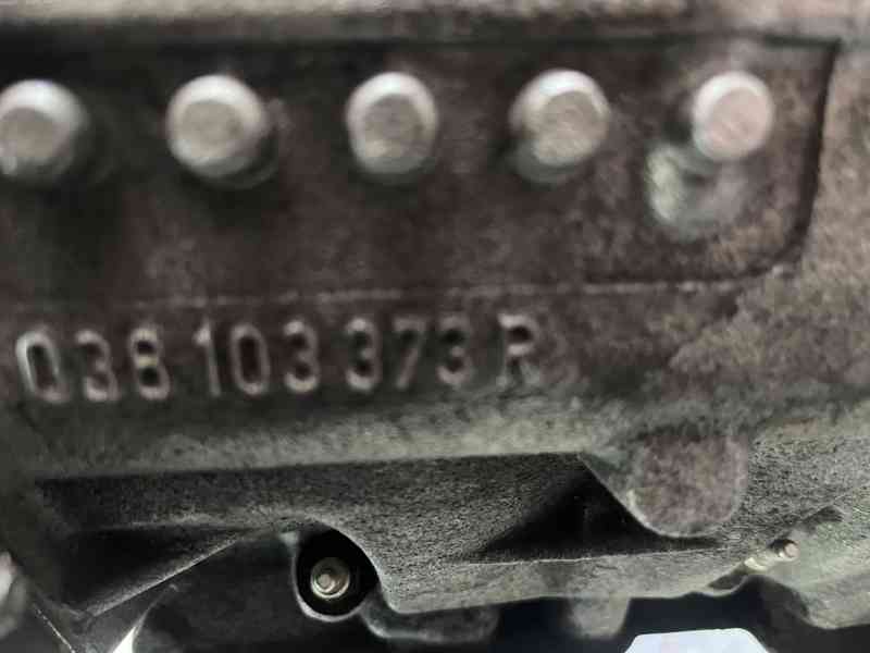 Hlava 2,0TDI BSS Škoda Superb 038103373R kompletní - foto 3