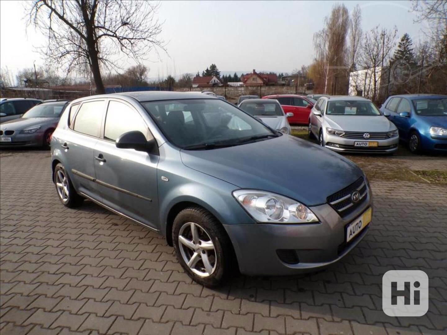 Kia Cee´d 1,4 16V - foto 1