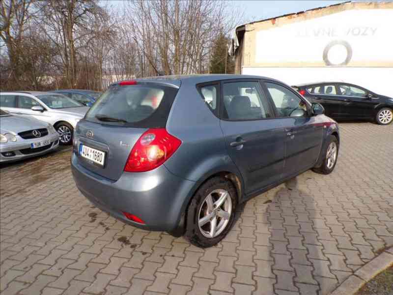 Kia Cee´d 1,4 16V - foto 4