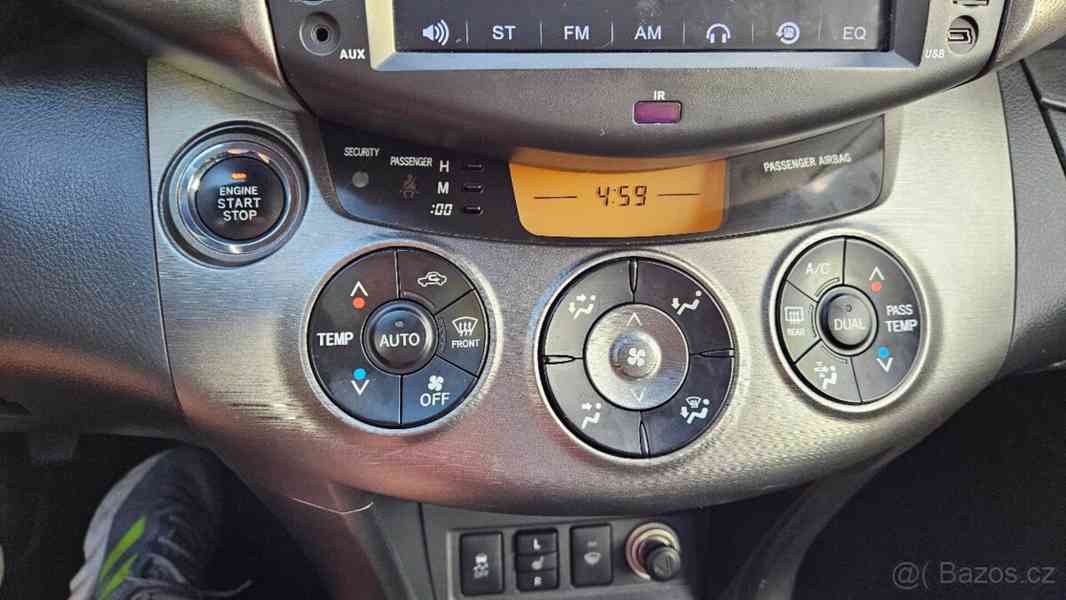 Toyota RAV4 2,0   4x4 LPG, 116 kW, KŮŽE, TAŽNÉ - foto 13