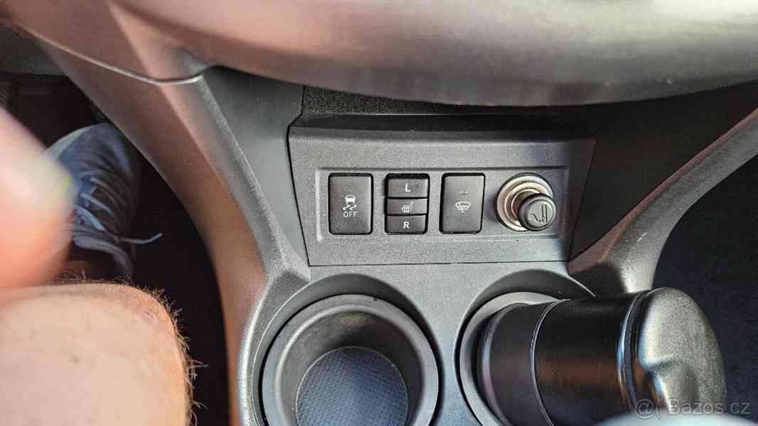 Toyota RAV4 2,0   4x4 LPG, 116 kW, KŮŽE, TAŽNÉ - foto 11