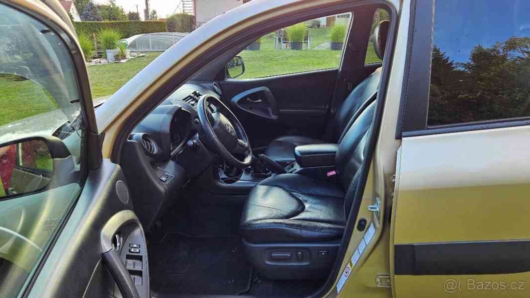 Toyota RAV4 2,0   4x4 LPG, 116 kW, KŮŽE, TAŽNÉ - foto 5