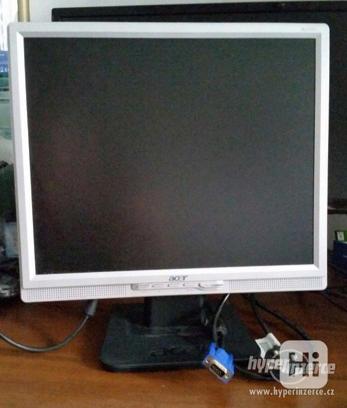 LCD monitor k PC - foto 1