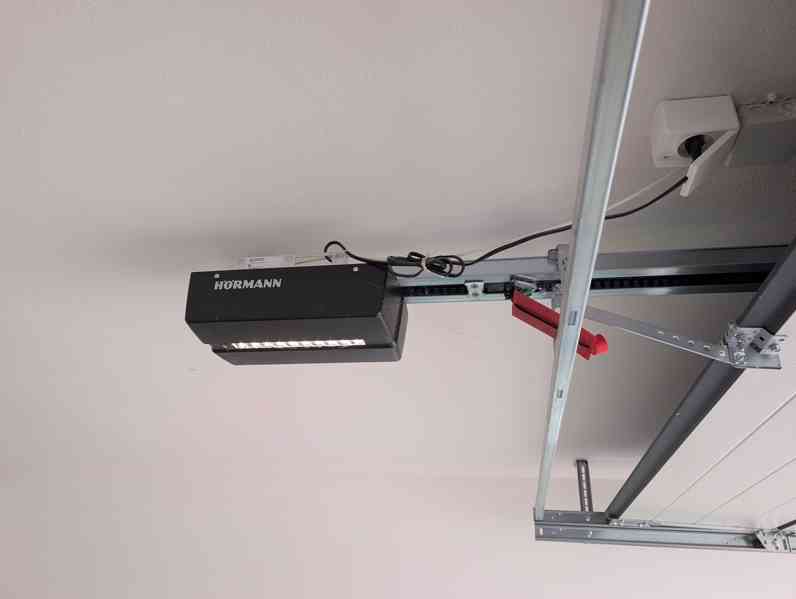 Garážová sekční vrata Rozměry: (š × v) 2750 x 2500 cm  - foto 4