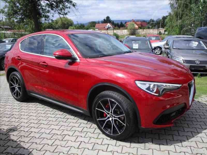 Alfa Romeo Stelvio 2,0 TBi MultiAir Q4 First Ed. - foto 1