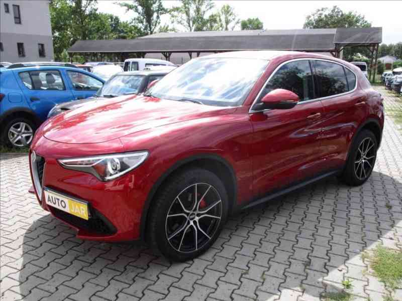 Alfa Romeo Stelvio 2,0 TBi MultiAir Q4 First Ed. - foto 2