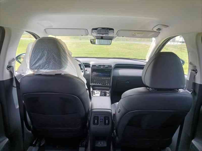 Hyundai Tucson 1,6 T-GDI HEV 4X2 AT najeto 3130 k - foto 13