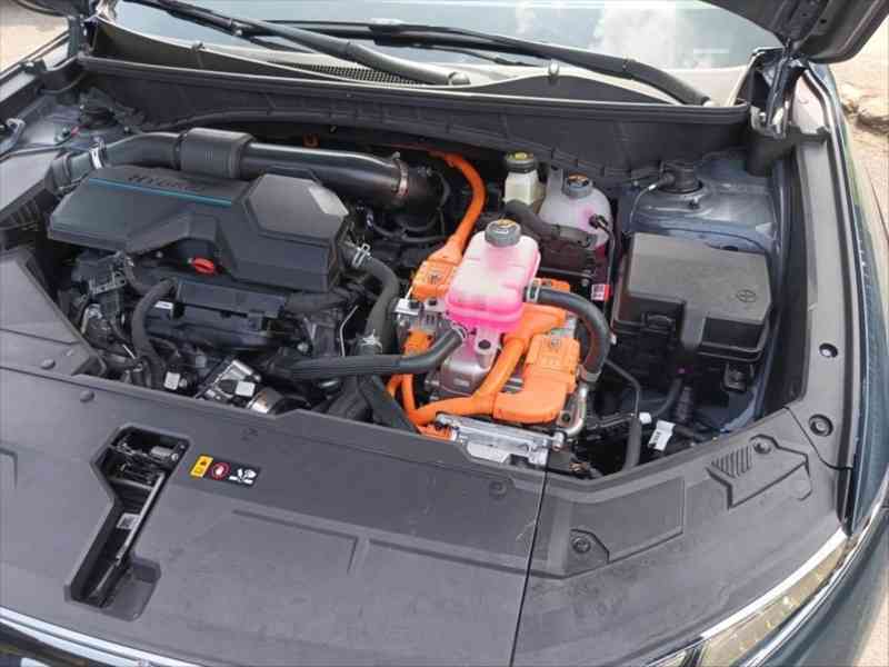 Hyundai Tucson 1,6 T-GDI HEV 4X2 AT najeto 3130 k - foto 15