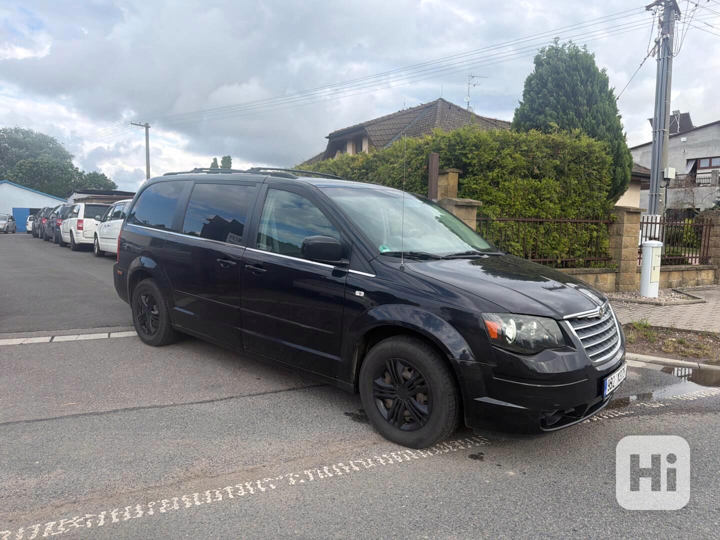 Chrysler Town Country 3,8 LPG SwivelGo Limit 2007 - foto 1