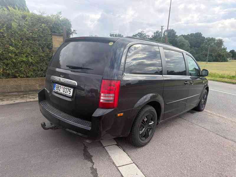 Chrysler Town Country 3,8 LPG SwivelGo Limit 2007 - foto 4