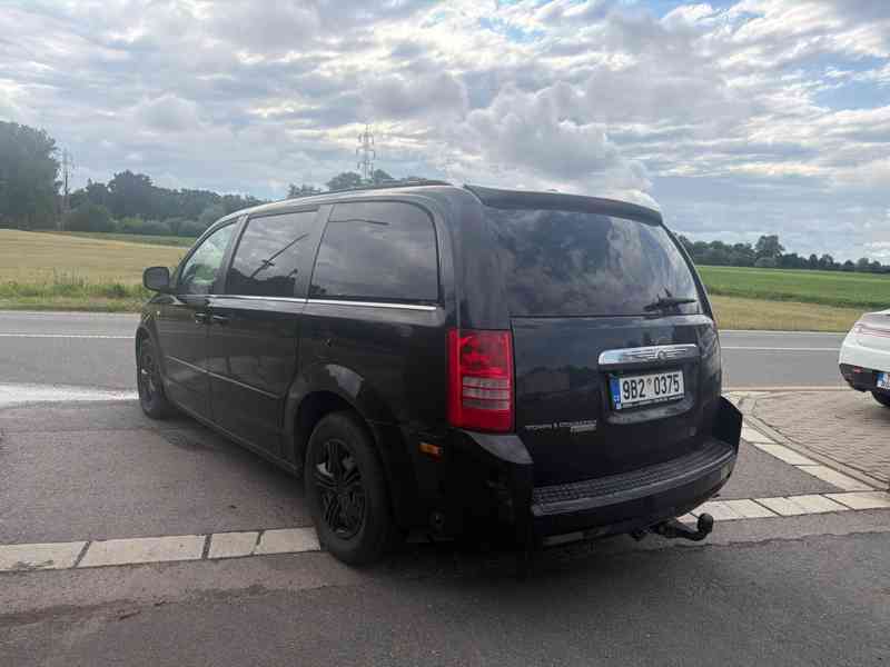 Chrysler Town Country 3,8 LPG SwivelGo Limit 2007 - foto 3