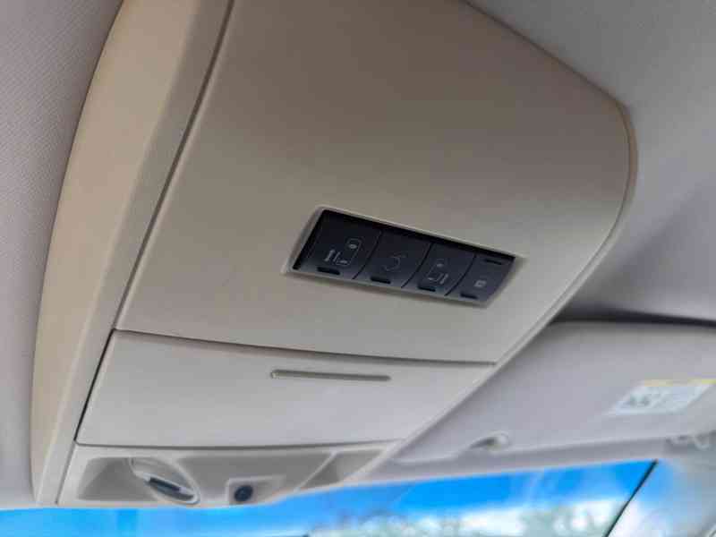 Chrysler Town Country 3,8 LPG SwivelGo Limit 2007 - foto 18