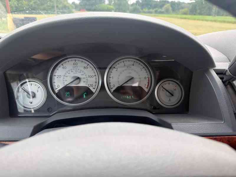 Chrysler Town Country 3,8 LPG SwivelGo Limit 2007 - foto 16