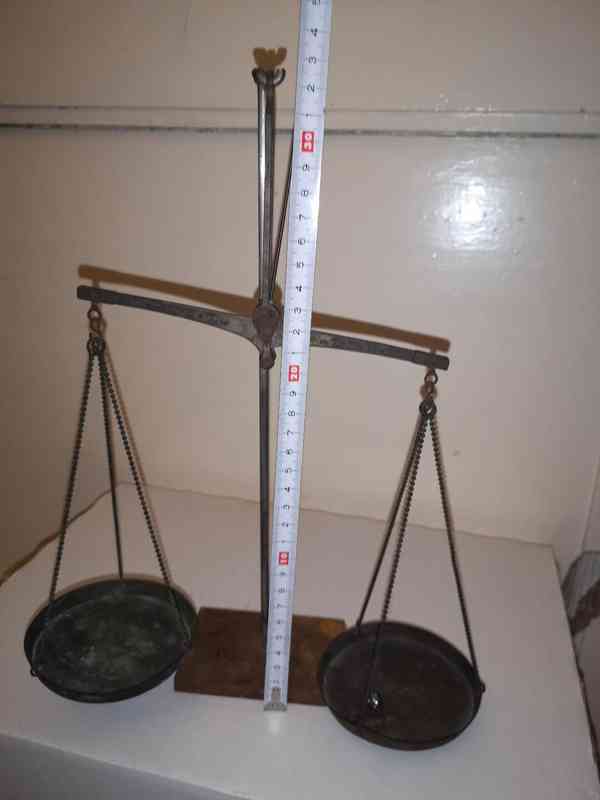 min. 144 let stará kupecká váha - četné cejchy od r. 1880!  - foto 18