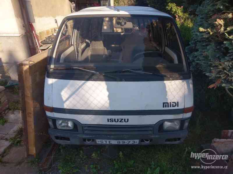 Isuzu midi van - foto 1