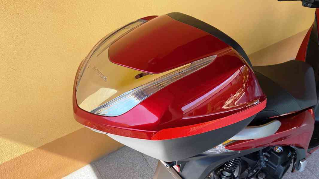 Honda SH 125i / po 1.maj. / jak nový / 2014 / ABS, serviska - foto 7