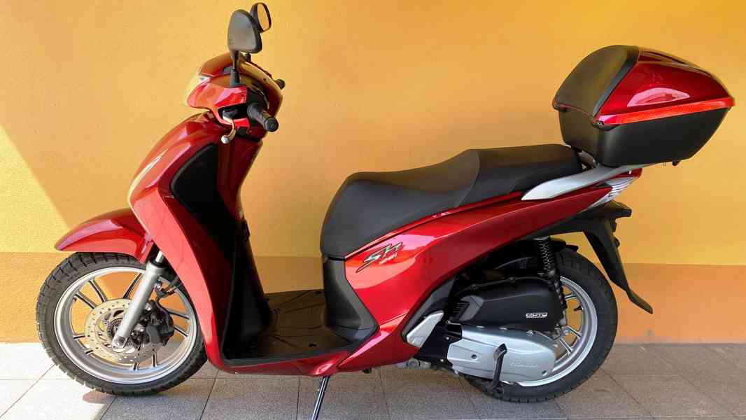 Honda SH 125i / po 1.maj. / jak nový / 2014 / ABS, serviska - foto 2