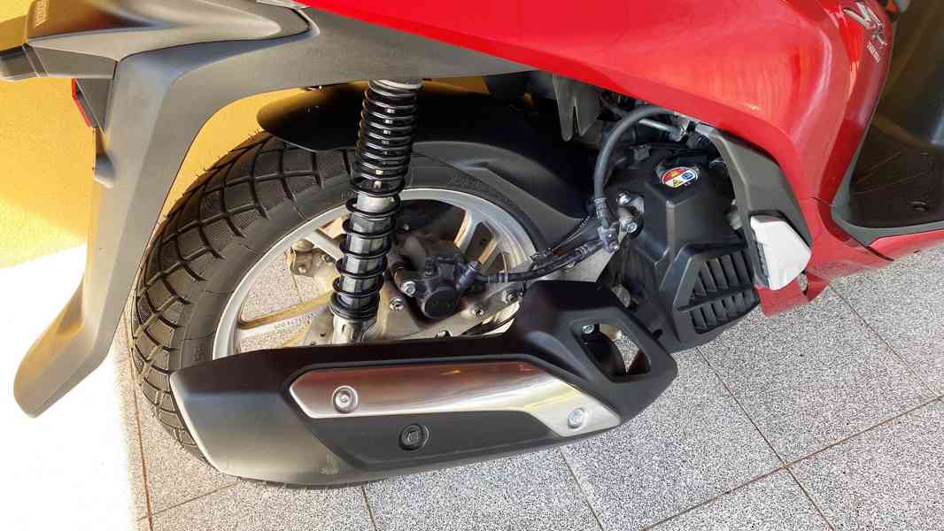 Honda SH 125i / po 1.maj. / jak nový / 2014 / ABS, serviska - foto 10