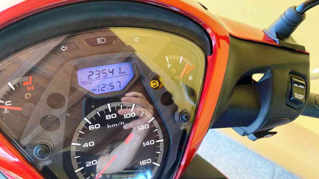 Honda SH 125i / po 1.maj. / jak nový / 2014 / ABS, serviska - foto 13
