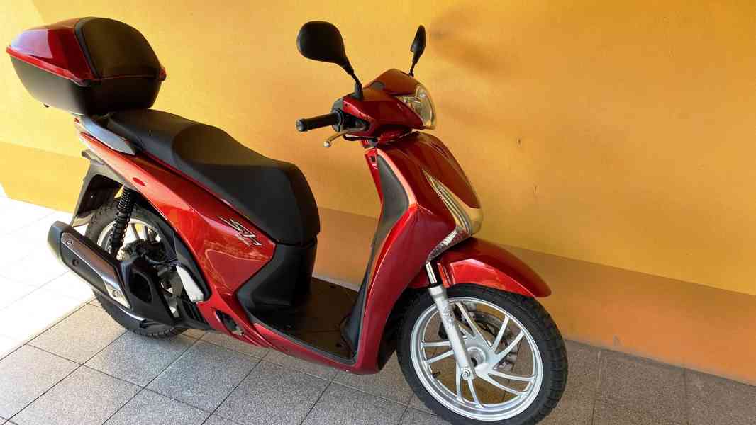 Honda SH 125i / po 1.maj. / jak nový / 2014 / ABS, serviska - foto 6