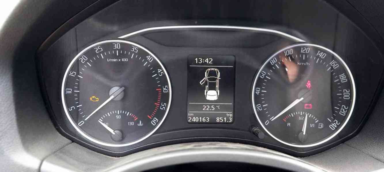 Prodám Škoda Octavia II Kombi 1,6 TDI - foto 9