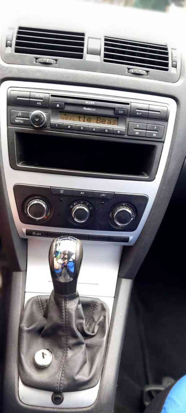 Prodám Škoda Octavia II Kombi 1,6 TDI - foto 11