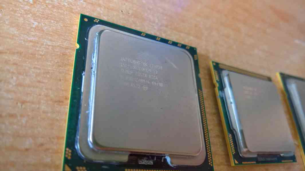 CPU do socket 1366 - foto 2