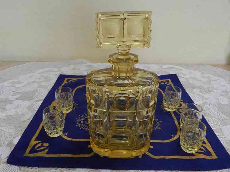 Luxusní Art Deco broušená Souprava Karafa a 5 půlek 