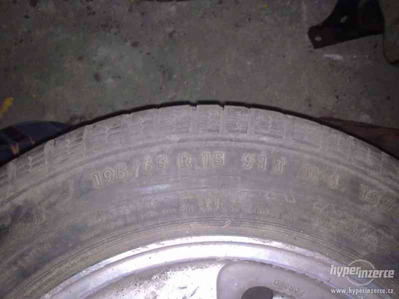 Zimní pneu 195/65R15 4 ks  - vzorek na jednu zimu - foto 2