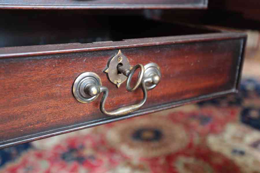 Velký starožitný psací stůl zrestaurovaný - foto 6