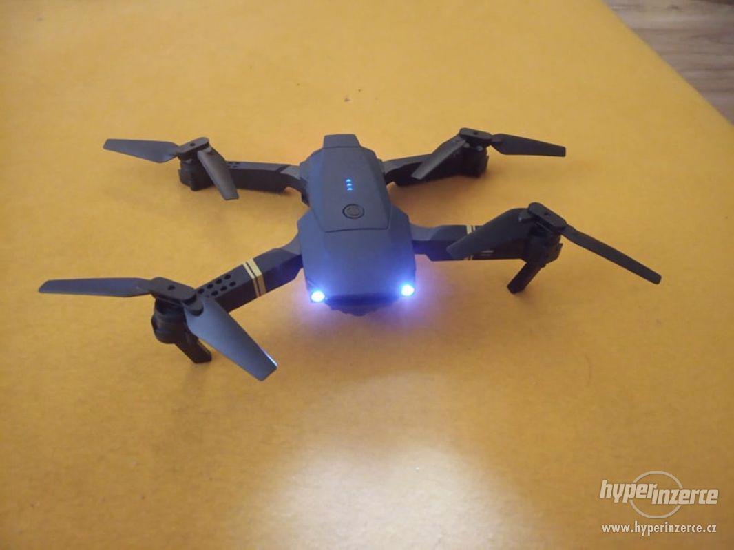 létající dron s bluetooth kamerou - foto 1