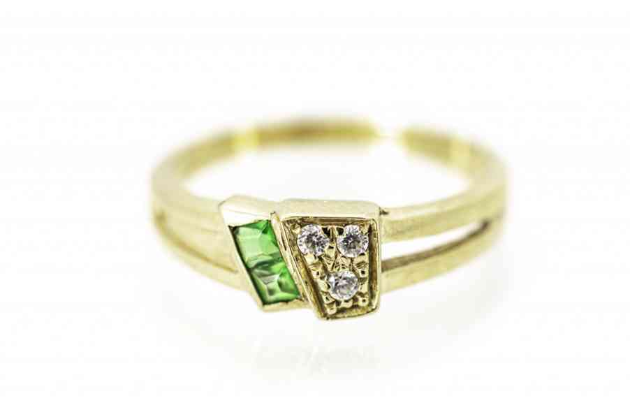 Prsten se zelenými kameny vel. 52 - foto 1