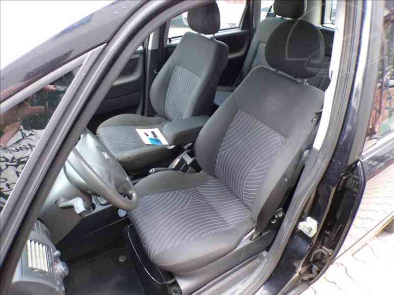 Opel Meriva 1,6 i16V KLIMA,TAŽNÉ ZAŘ. - foto 8