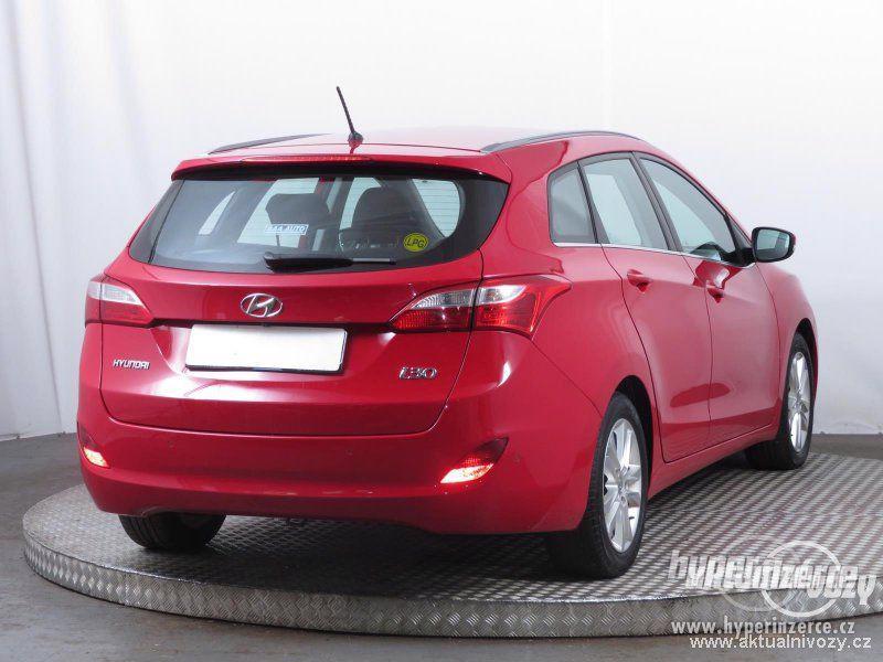 Hyundai i30 1.6, benzín, r.v. 2014 - foto 3