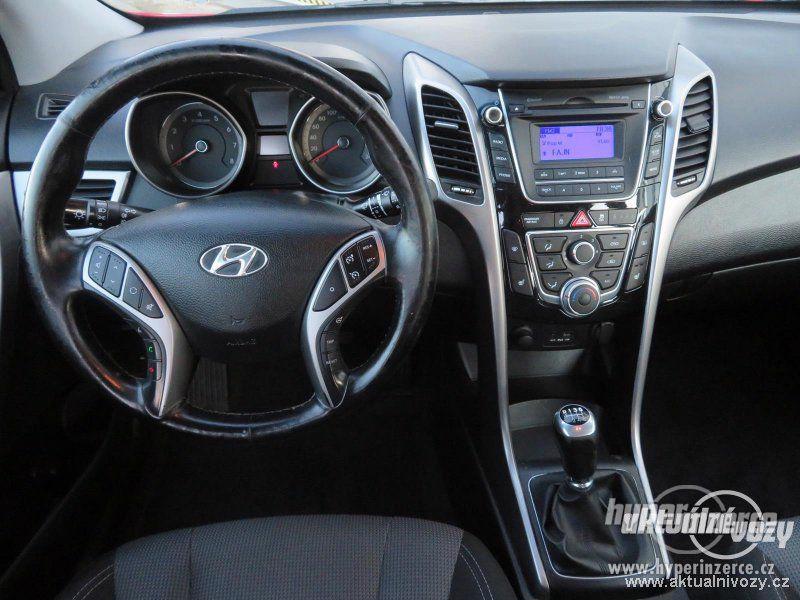 Hyundai i30 1.6, benzín, r.v. 2014 - foto 12