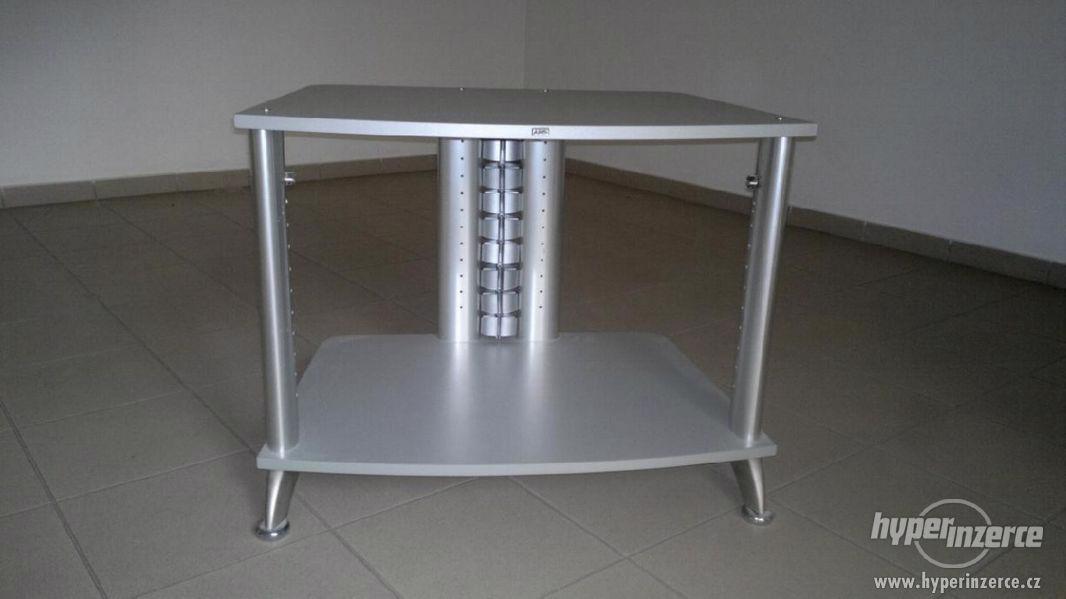Víceúčelový stolek v perfektním stavu - foto 4