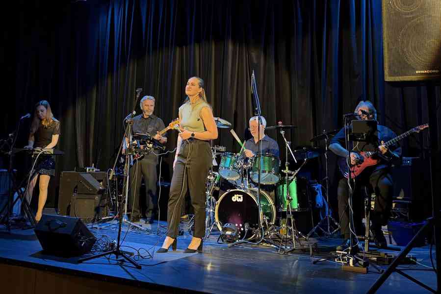 SKELET, kapela na maturitní a společenský ples - foto 19