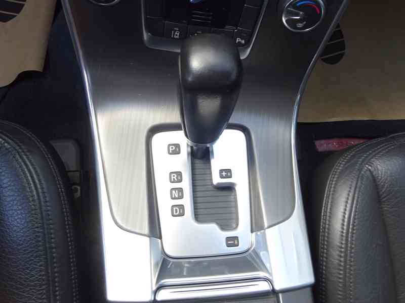 Volvo S60 2.0D r.v.2010 (120 kw) serviska Koupeno ČR - foto 9