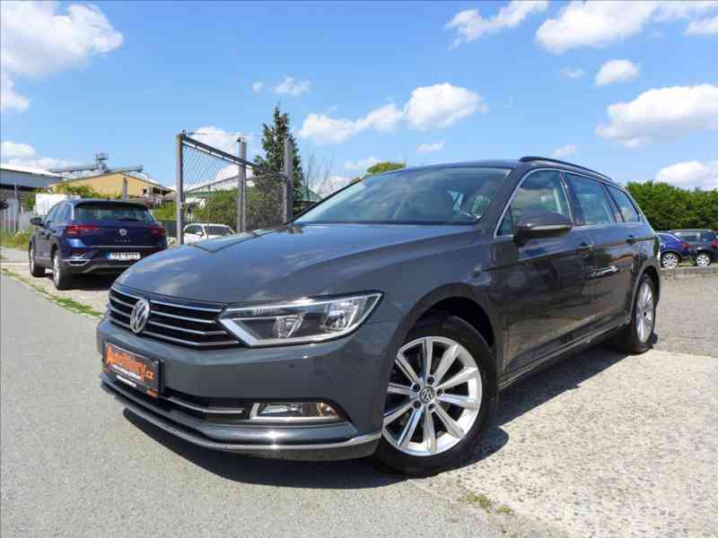 Volkswagen Passat 1,6 TDI COMFORTLINE 1.MAJITEL - foto 1