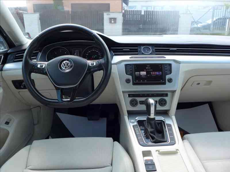 Volkswagen Passat 1,6 TDI COMFORTLINE 1.MAJITEL - foto 7