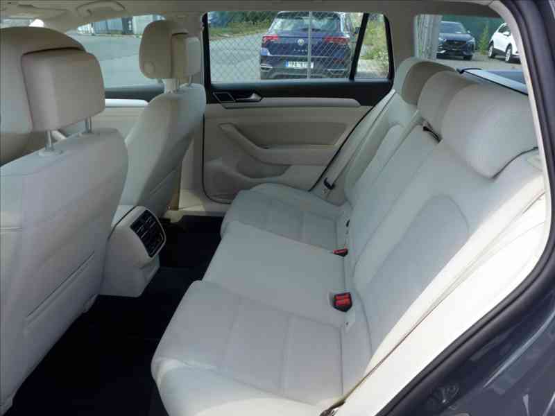 Volkswagen Passat 1,6 TDI COMFORTLINE 1.MAJITEL - foto 6