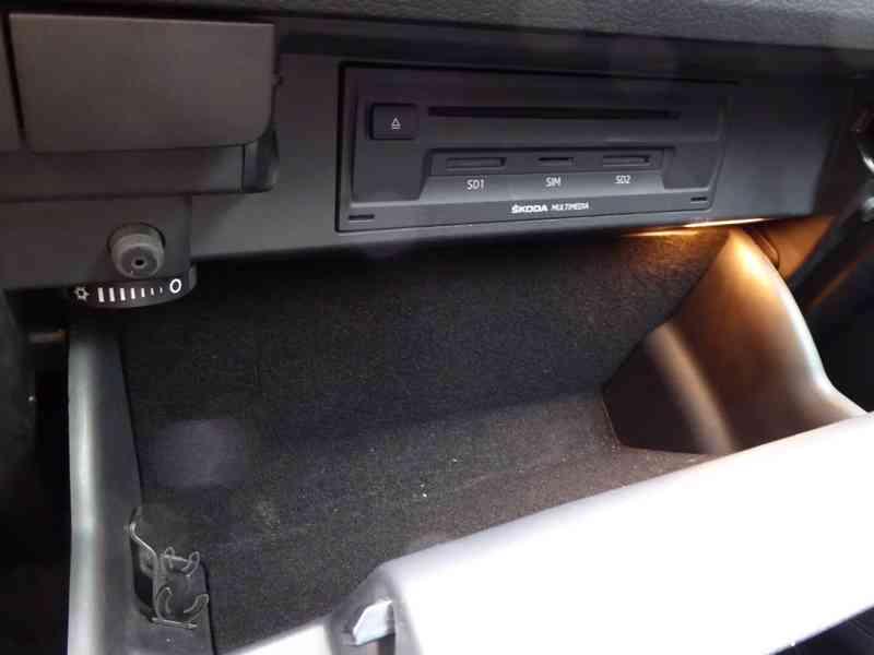 ŠKODA Kodiaq Style 2,0 TDI 140 kW DSG 4x4, 7 míst, tažné - foto 35