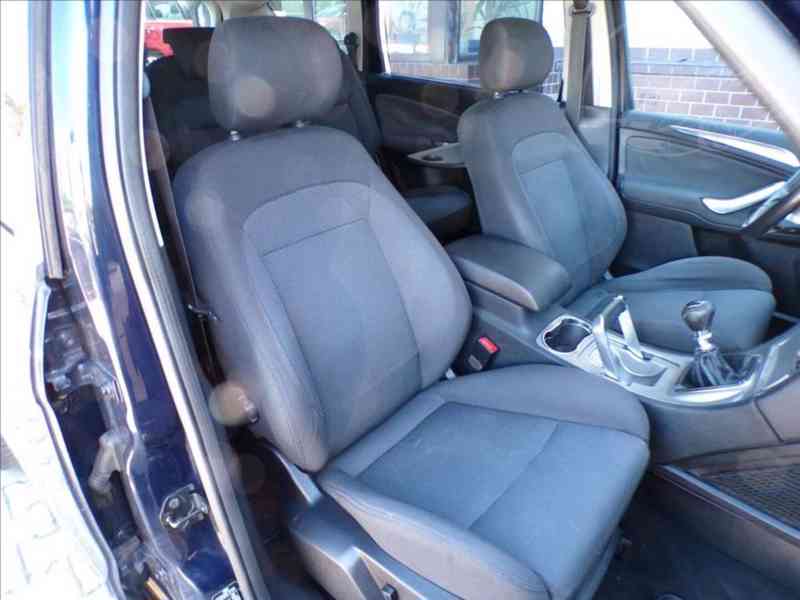 Ford S-Max 2,0 TDCi NAVI,TAŽNÉ ZAŘÍZENÍ - foto 12